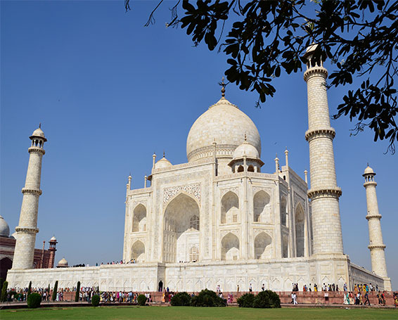 Taj Mahal with Palace on Wheels